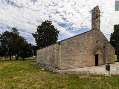 Costruita dai basiliani intorno al 1000, fu ampliata nel XIII secolo in et� normanna ed � oggi � di propriet� del Comune